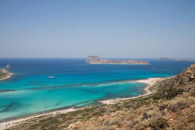 Grèko ostrvo meðu 10 najboljih destinacija za ovu godinu: "Dragulj Mediterana" FOTO