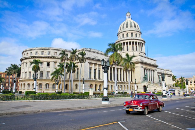 Dugi redovi za hranu i gorivo - Kuba u dubokoj ekonomskoj krizi
