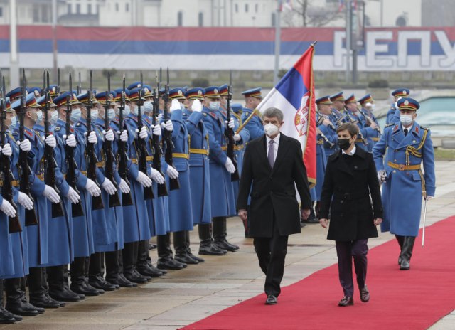 AP: Premijer Češke došao u Srbiju da uči o uspešnoj vakcinaciji