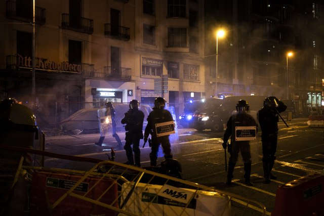 Haos na ulicama Španije treæu noæ zaredom - desetine uhapšenih VIDEO/FOTO