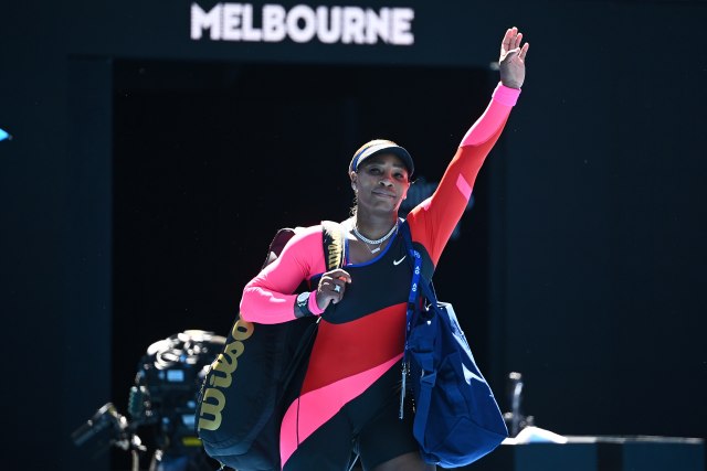 Serena u suzama napustila konferenciju za novinare VIDEO