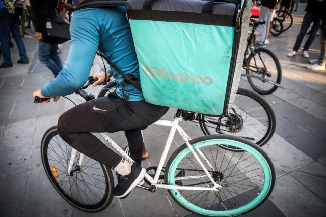 Niske plate, mnogo rada i ogranièena prava: Mogu li dostavljaèi hrane da oèekuju bolje dane?