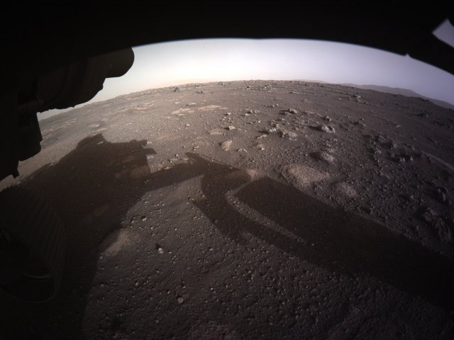 Prva fotografija sa Marsa - ali u boji FOTO