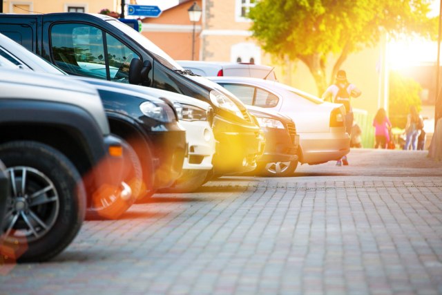 Novosađani mogu da rezervišu javni parking - cena 110.000 dinara