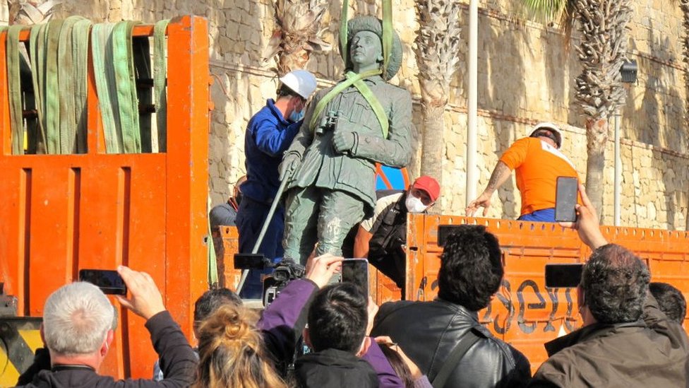 Španija i diktatura: Uklonjena poslednja statua fašistièkog voðe Franka