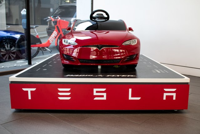 Tesla obustavlja proizvodnju Modela 3 u Kaliforniji