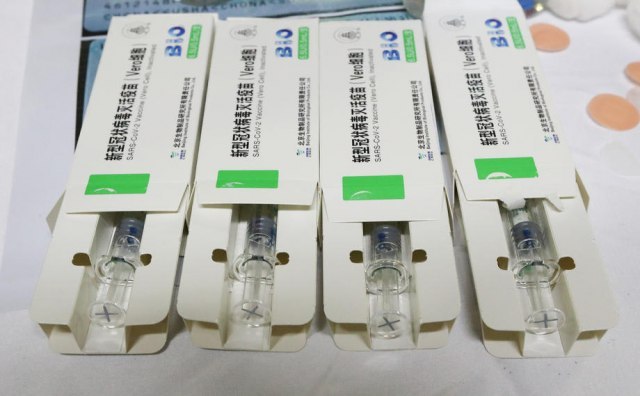 New contingent of 500.000 vaccines arrive from China on Vučić's birthday