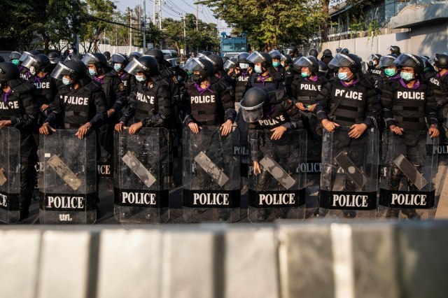 Dozens of protesters injured in Thailand - 