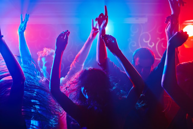 Uprkos merama žurka na Kalemegdanu: Pevanje, sviranje i nepoštovanje mera