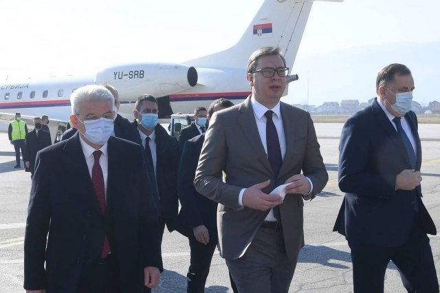 Vučić landed in Sarajevo, brought the vaccines PHOTO / VIDEO
