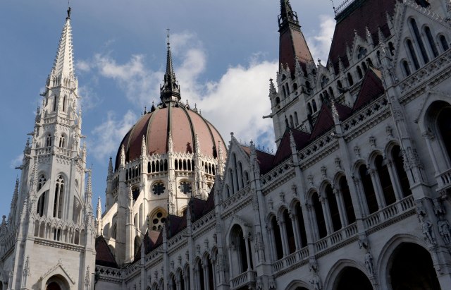Dimna bomba u mađarskom parlamentu