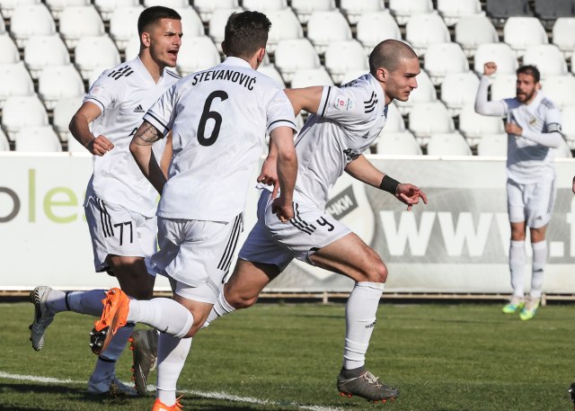 Dva gola Jovanovića, Čukarički nastavio seriju pobeda
