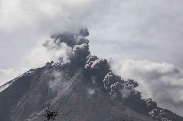 Erupcija vulkana na Kamèatki, vrela masa se može kretati desetinama kilometara