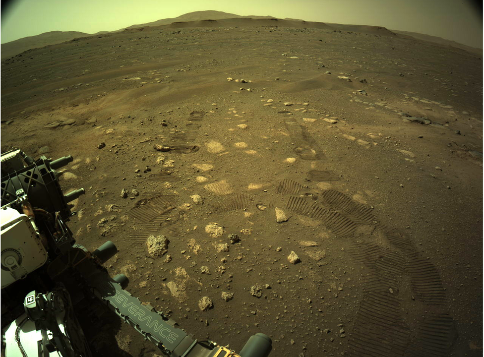 NASA i sletanje na Mars: Rover "Istrajnost" u prvoj vožnji Crvenom planetom