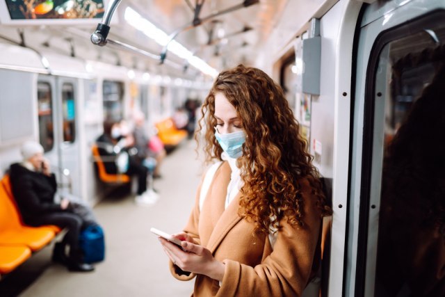 Sindikat: Kontrolisati da li se nose maske u gradskom prevozu