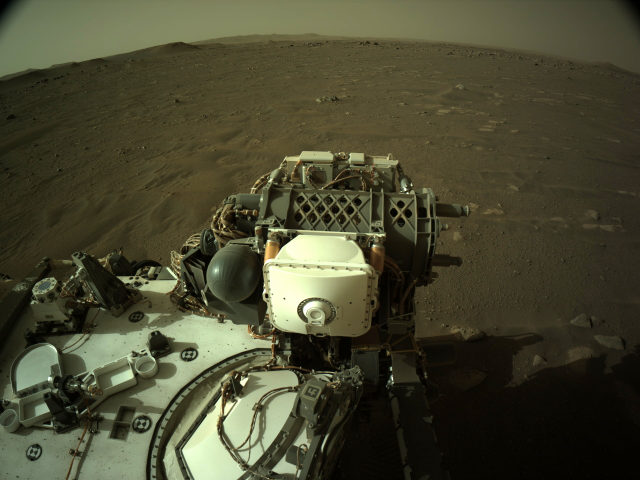Rover se prvi put provozao Marsom - pogledajte šta je zabeležio FOTO