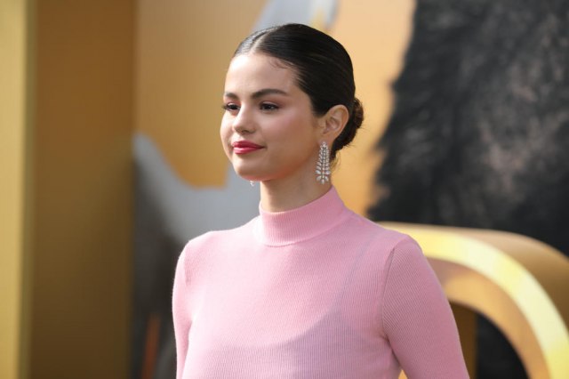 Selena Gomez objavila novi album na španskom jeziku VIDEO
