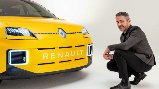 Žil Vidal pored koncepta '5 Prototype' (Foto: Renault)
