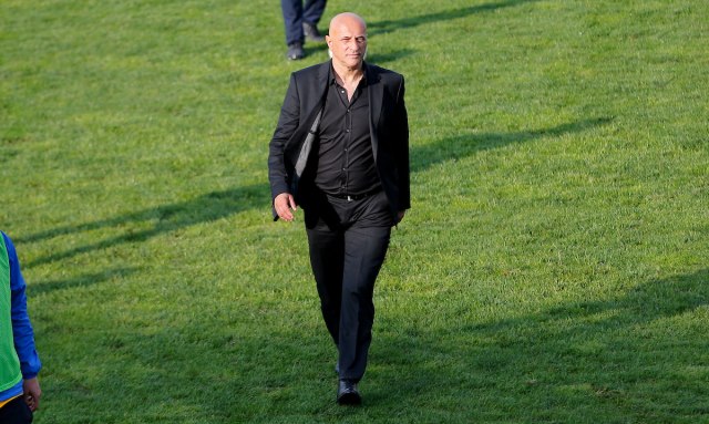 Skandal u Kruševcu – "Recko" psovao, policija ga izbacila VIDEO