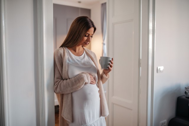 Šta da očekujete u trudnoći: Koliko šoljica kafe je dovoljno, a kada bi trebalo da promenite navike?