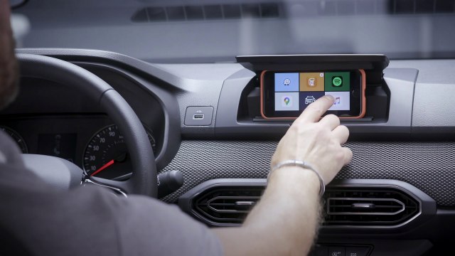 Dacia smislila jeftinu zamenu za touchscreen FOTO/VIDEO