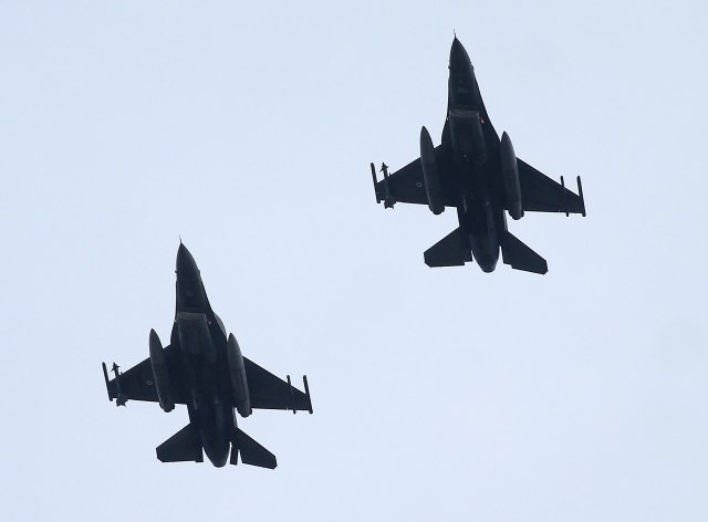 Kompletirali eskadrilu: Rumunija dobila svoj 17. lovac F-16