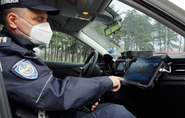 Policija u Beogradu aktivirala novu opremu - pljušte kazne za prekršaje VIDEO/FOTO