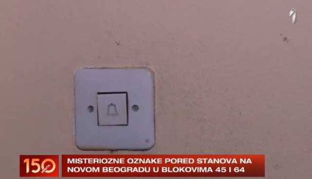 Misteriozne oznake ispred vrata stanova na Novom Beogradu VIDEO