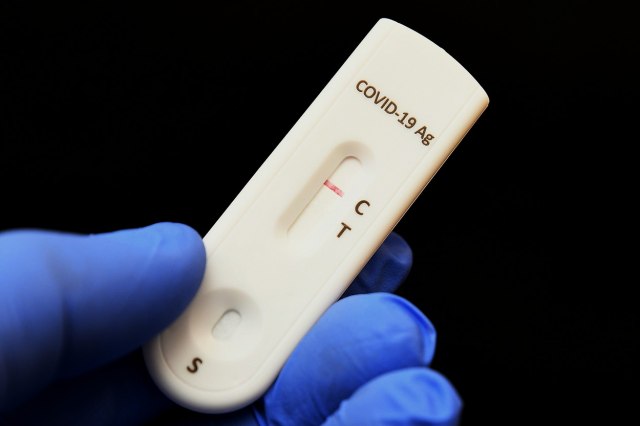 Mediji: Obavezan PCR test pri povratku u Srbiju; Brnabić: Nije tačno