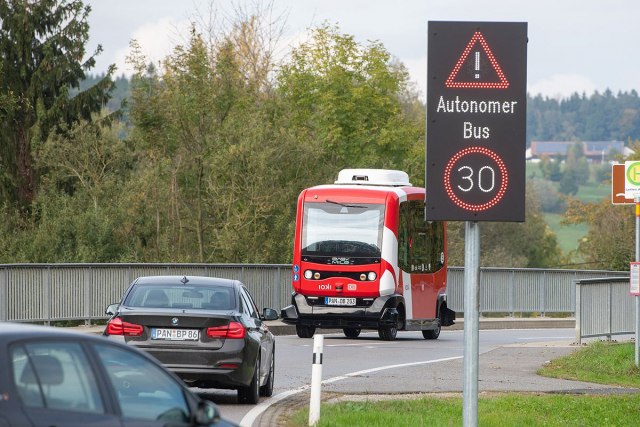 Nemačka želi da reguliše zakonom autonomna vozila, stručnjaci zabrinuti FOTO