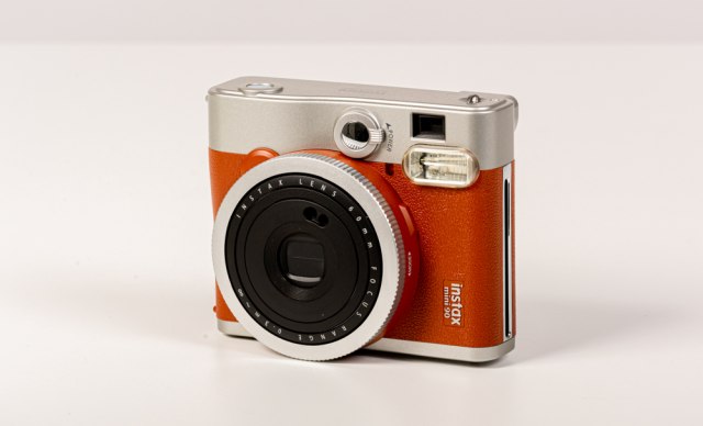 Instax kamera omogućava savremeno instant štampanje fotografija