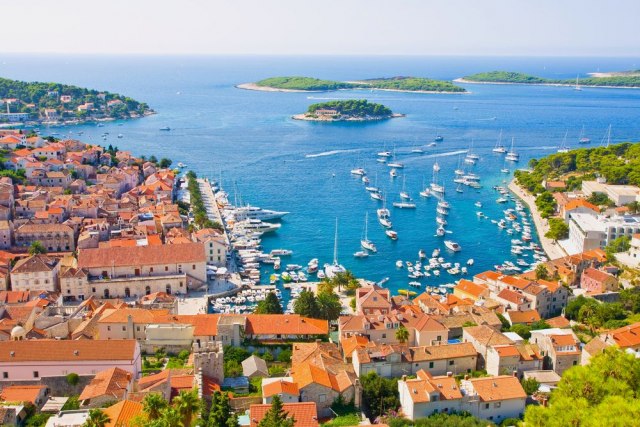 Hrvatska će sufinansirati brze antigenske testove za turiste, vakcine će dobiti i sezonci
