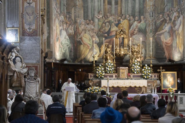 Papa održao misu: Zatvorenici, izbeglice i zdravstveni radnici