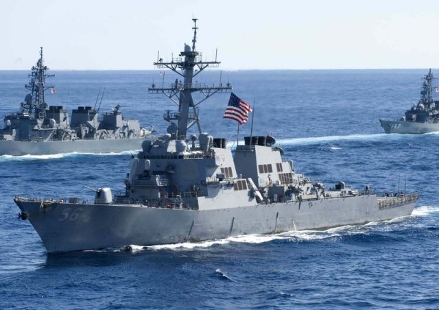 Na ivici sukoba: Rusi veæ rasporedili vojne snage, Amerika poslala dva ratna broda
