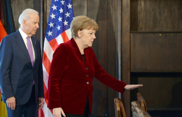 Bajden i Merkel pozvali Rusiju da povuèe trupe sa ukrajinske granice