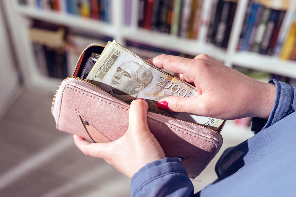 Isplata pomoći punoletnim građanima: Do kad možete da se prijavite za 60 evra?