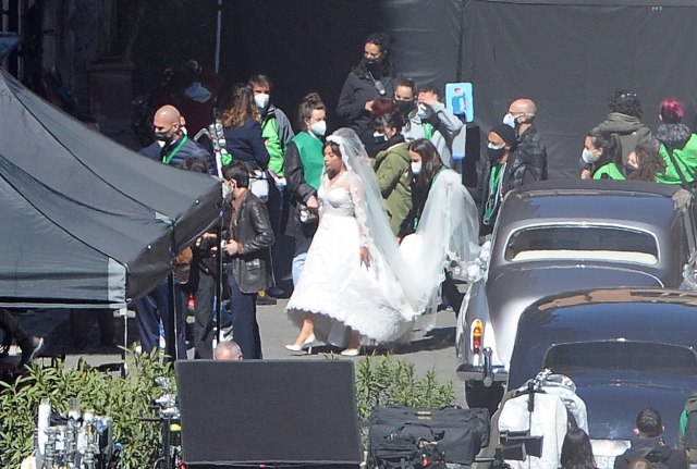 Lejdi Gaga u venèanici zbunila stanovnike Rima