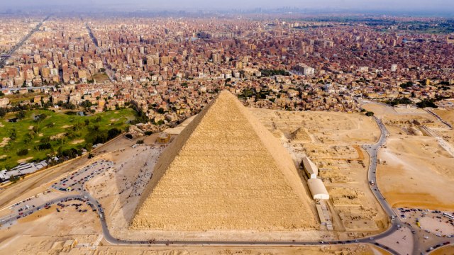 Najgore kritike poznatih mesta: Piramide u Gizi pune peska, Ajfelov toranj komad čelika