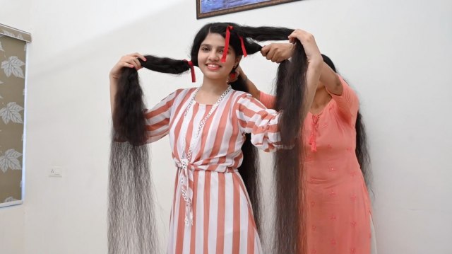 Konaèno je ošišala: Indijka odsekla kosu dugu 2 metra (FOTO)