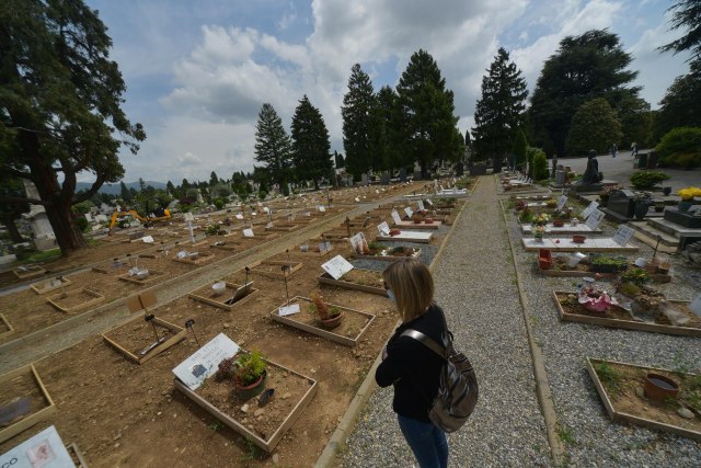 "Izvini, mama, što te još nisam sahranio"; Italija više ne može da se nosi sa prepunim mrtvaènicama