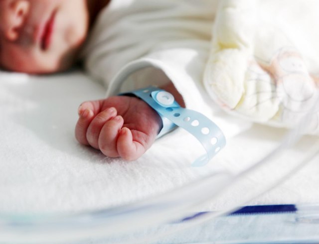 Kragujevac: Beba na respiratoru