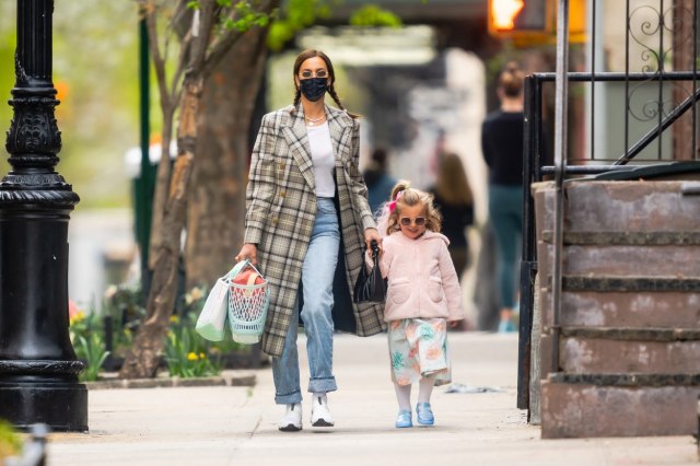 Druženje sa mezimicom: Irina Šajk sa ćerkom šetala Njujorkom
