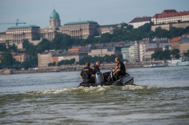 Šta amerièki vojni èamci, naoružani, rade na Dunavu?
