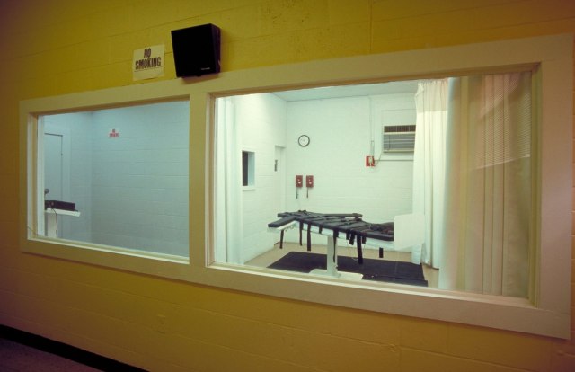 Osuđenik na smrtnu kaznu želi streljački vod, a ne injekciju