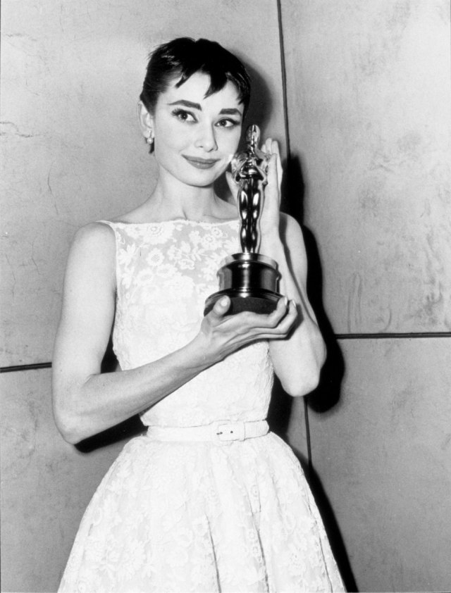 Od Odri Hepbern do Šarliz Teron: Legendarne haljine sa dodele Oskara
