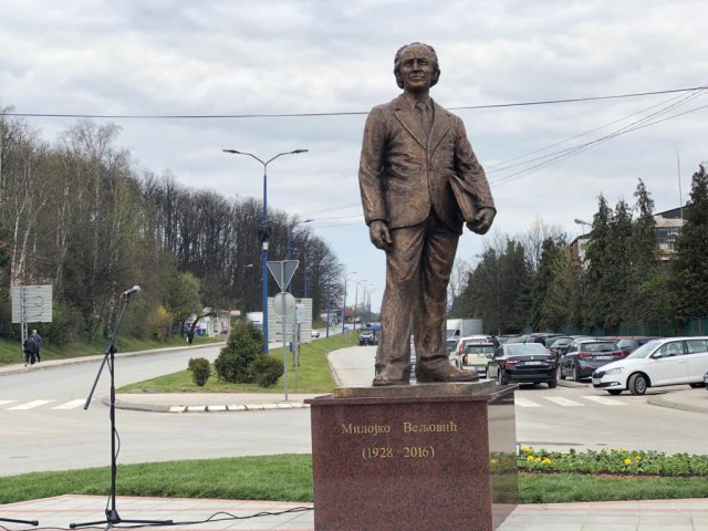 Èoveku koji je za šest godina napravio èudo u SFRJ podignut spomenik FOTO
