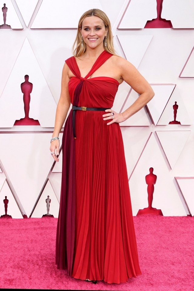 Nikad kraæi crveni tepih: Jednobojne i svetlucave haljine hit "Oskara"