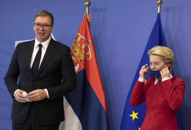 Vučić u Briselu: Sastao se sa Fon der Lajen; Sa Varheljijem 