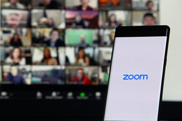 Zoom-ov Immersive View bi mogao da uèini da video pozivi budu lièniji