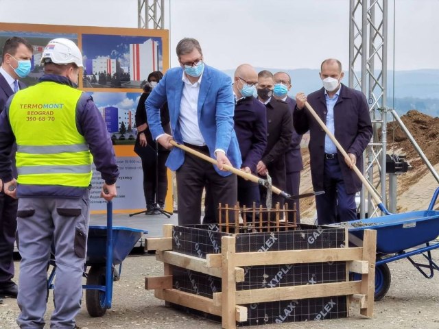 Novi Sad dobija kovid bolnicu; Vučić: Samo da vi to završite do 1. septembra FOTO